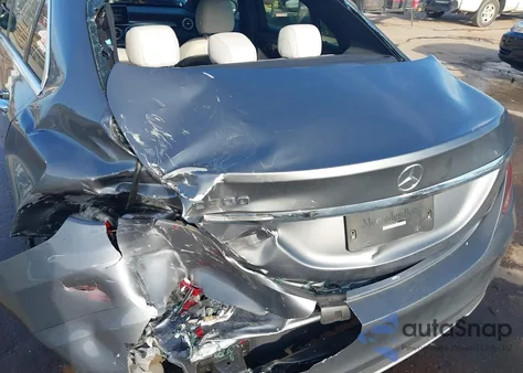 2018 Mercedes-Benz C 300 z USA, uszkodzony, nr VIN 55SWF4JB7JU275785